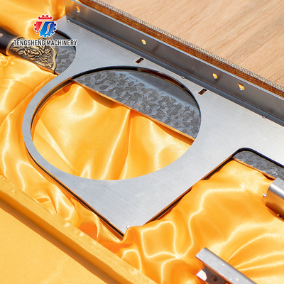 2.25KG Coconut knife A coconut skinning and skinning machine a coconut skinning machine